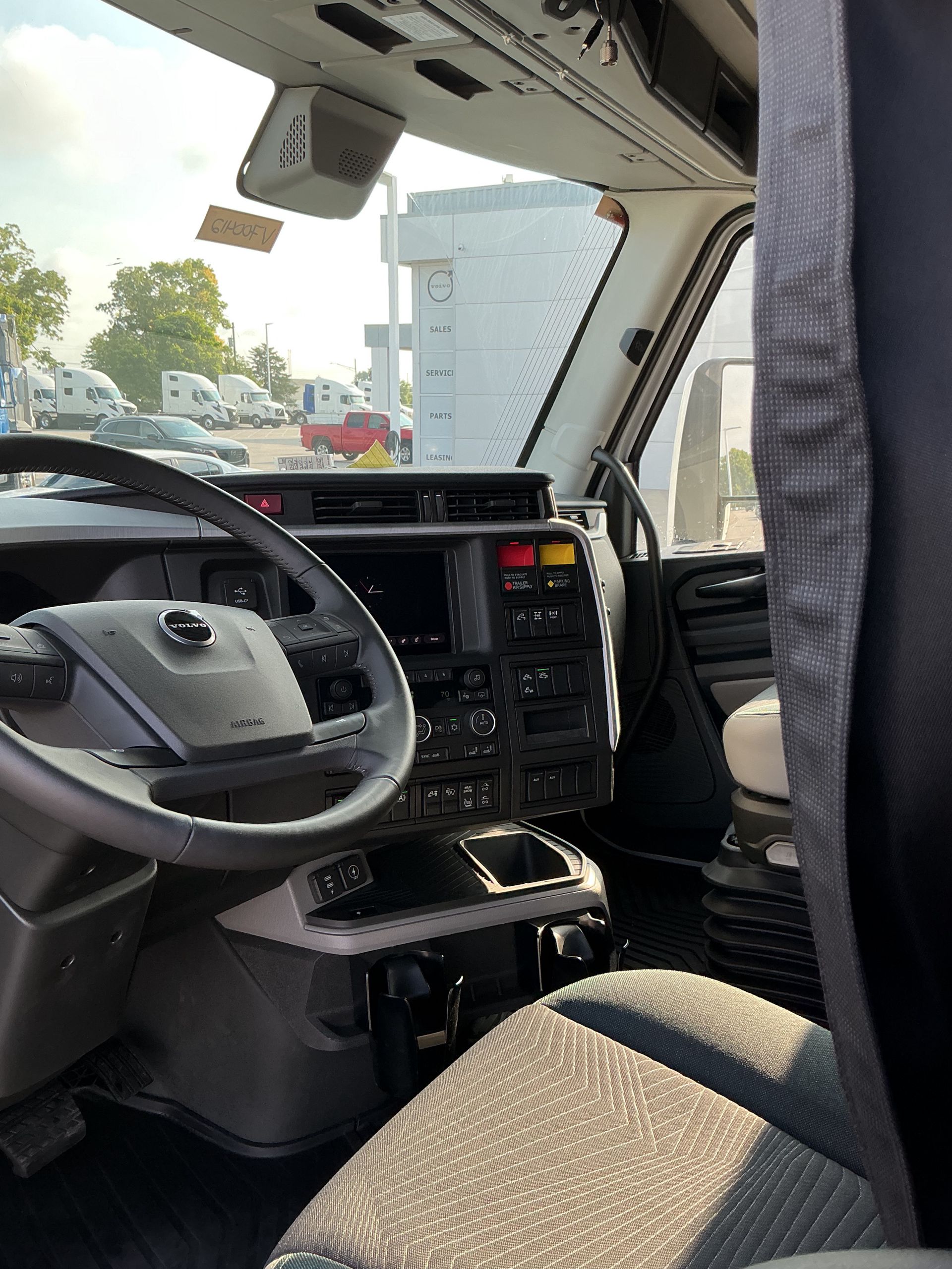 2026 Volvo - image 13