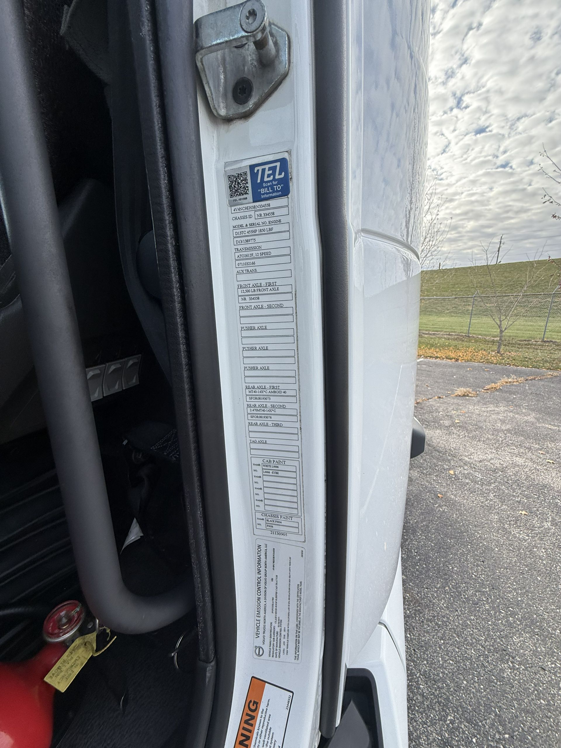 2024 Volvo - image 17