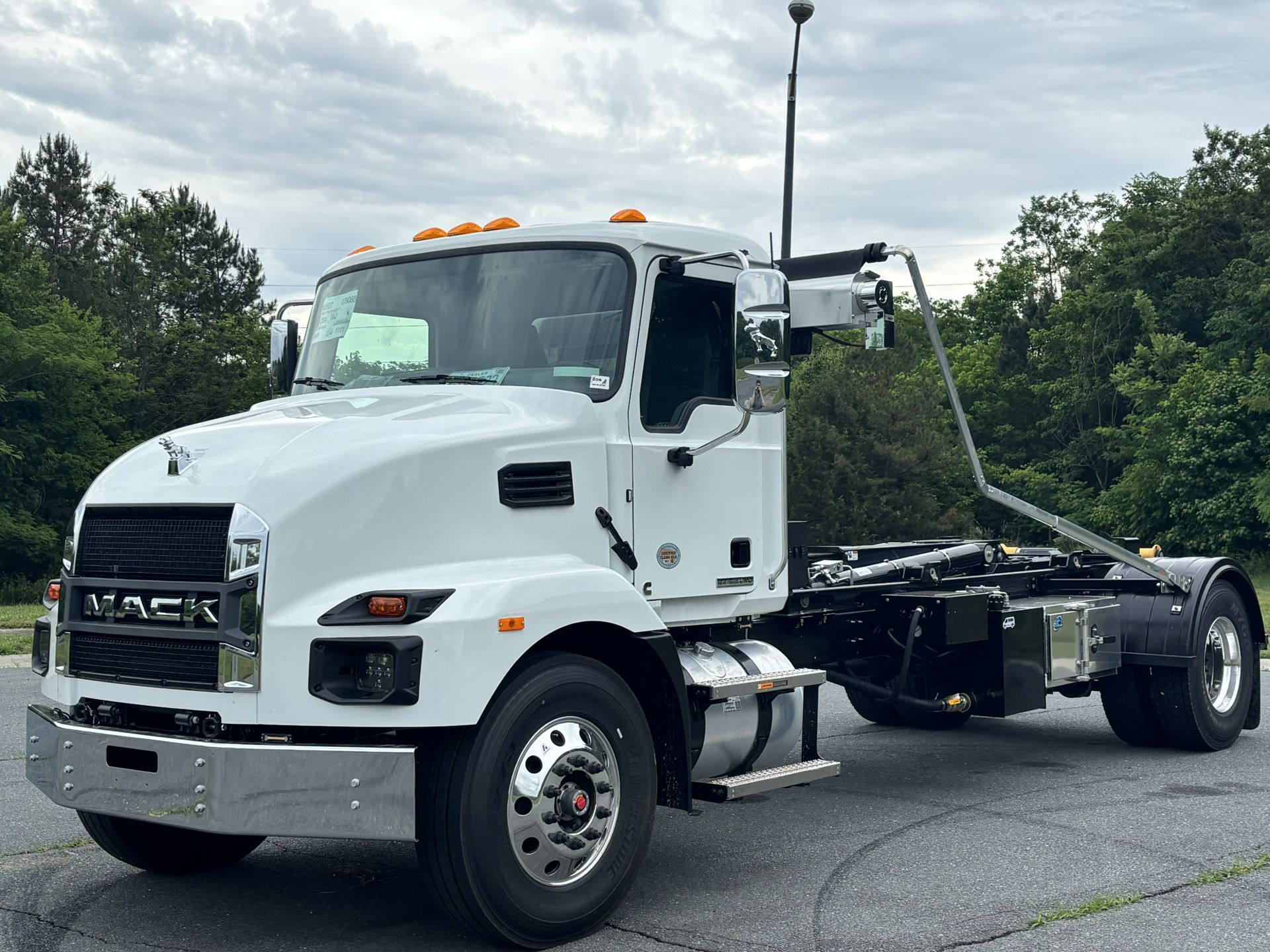 2027 Mack MD742