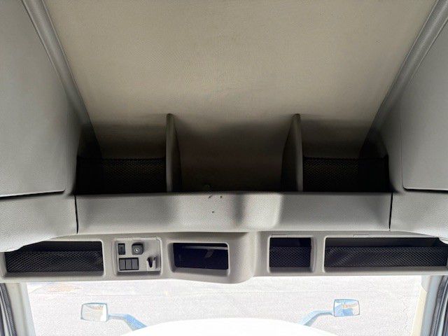 2023 Volvo - image 14