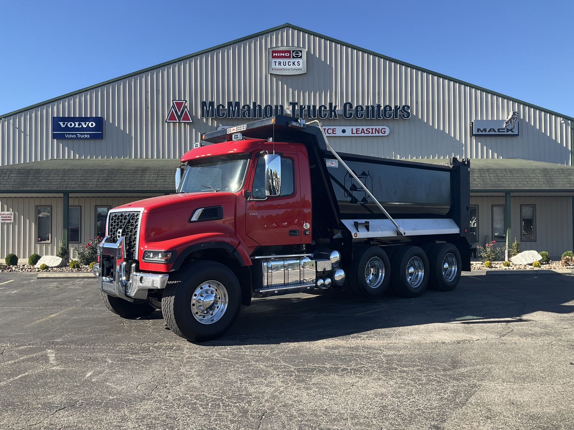 2024 Volvo VHD84F300
