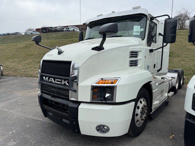 2019 Mack - image 2