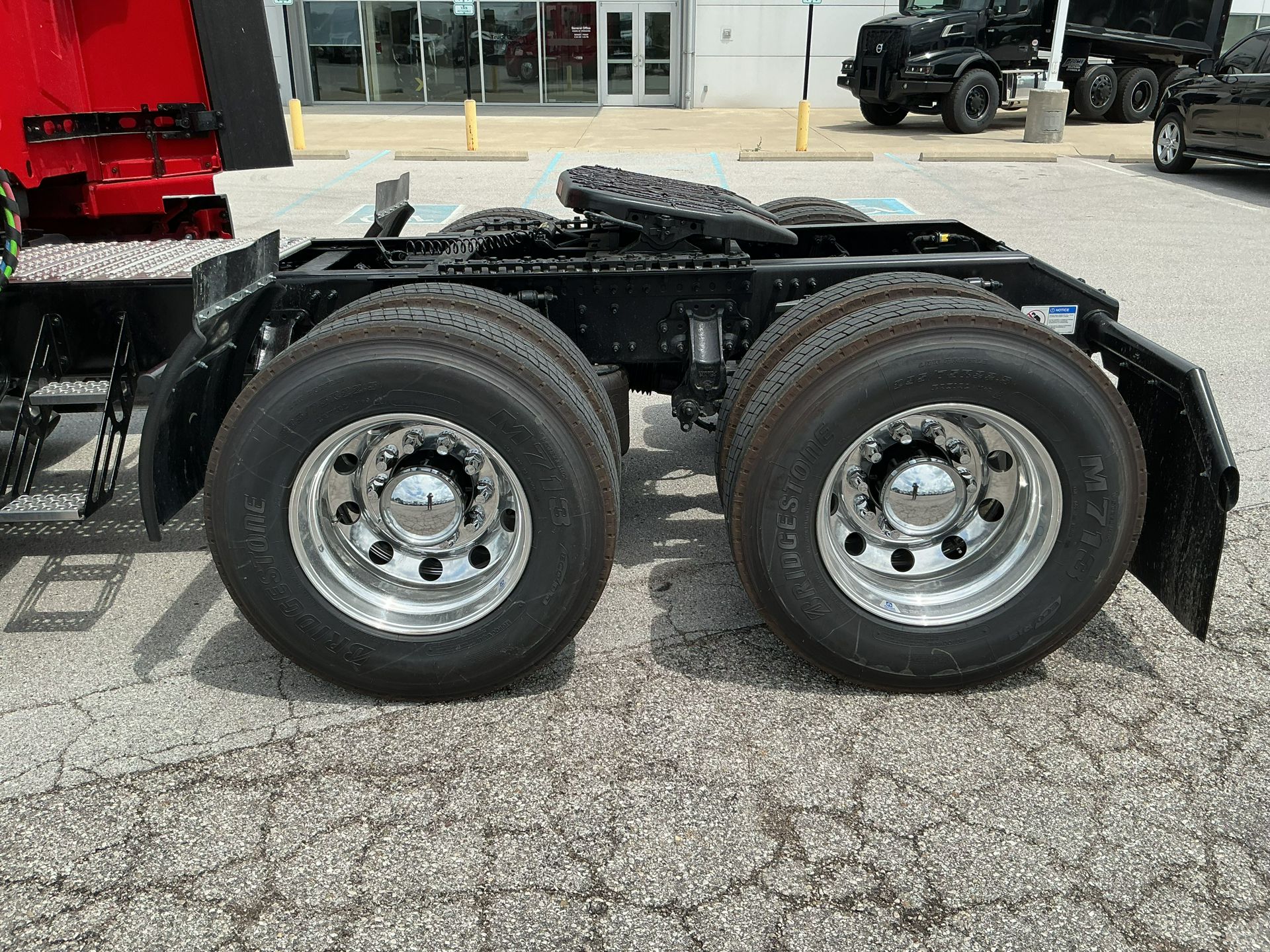 2026 Volvo - image 12