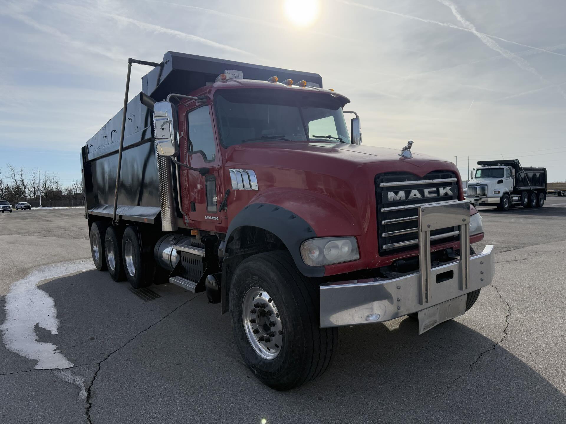 2010 Mack GU (Granite)