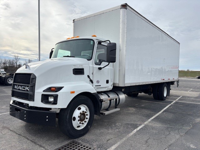 2022 Mack MD642