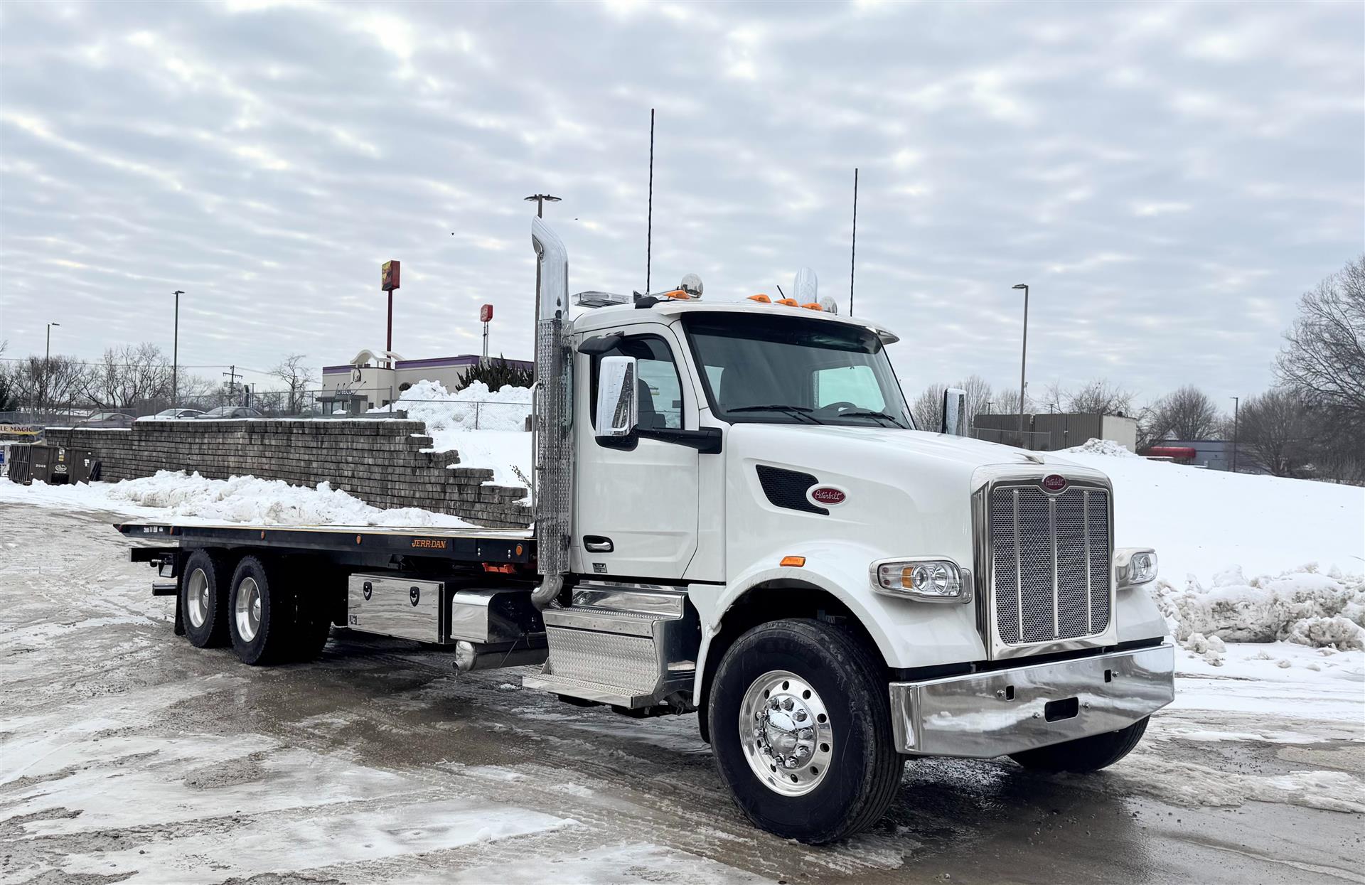 2025 Peterbilt 567 - image 2