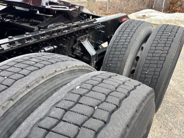 2024 Volvo - image 24