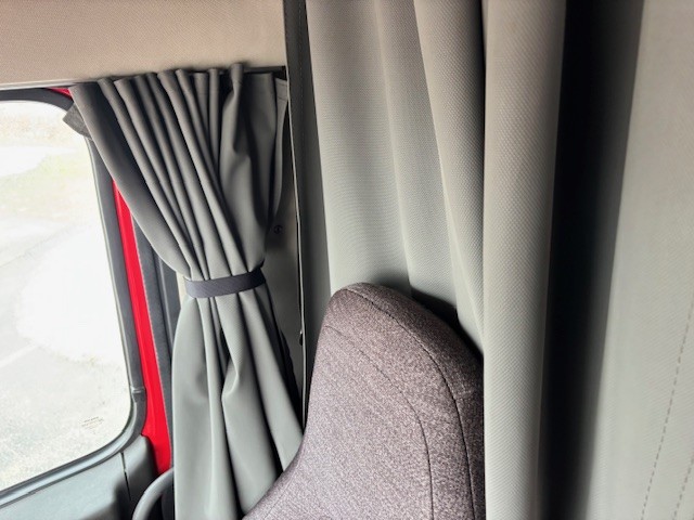 2024 Volvo - image 12