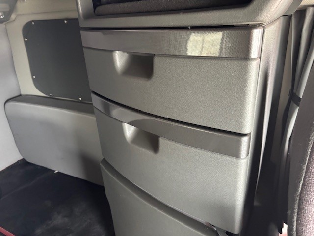 2024 Volvo - image 16