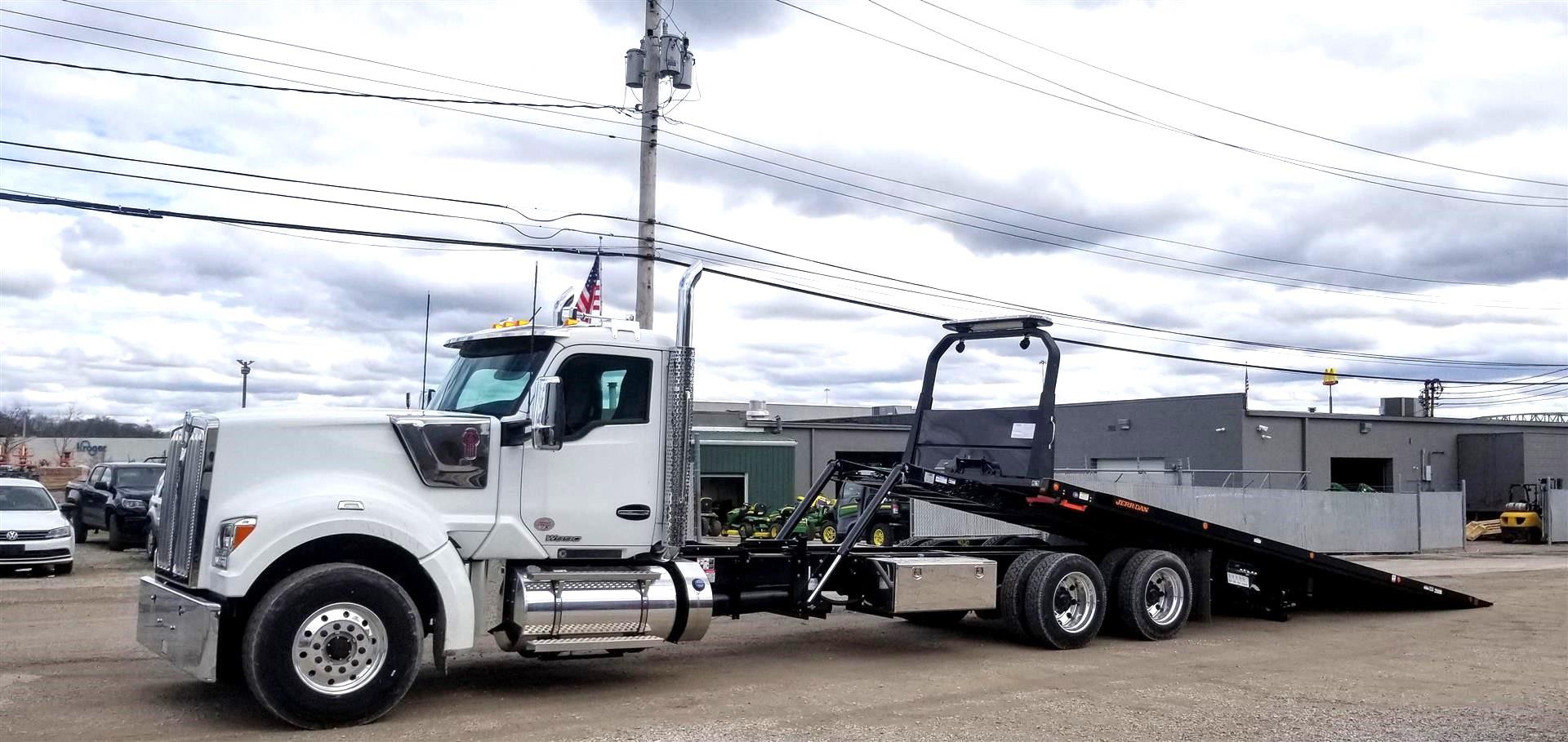 2027 Kenworth W990 - image 6