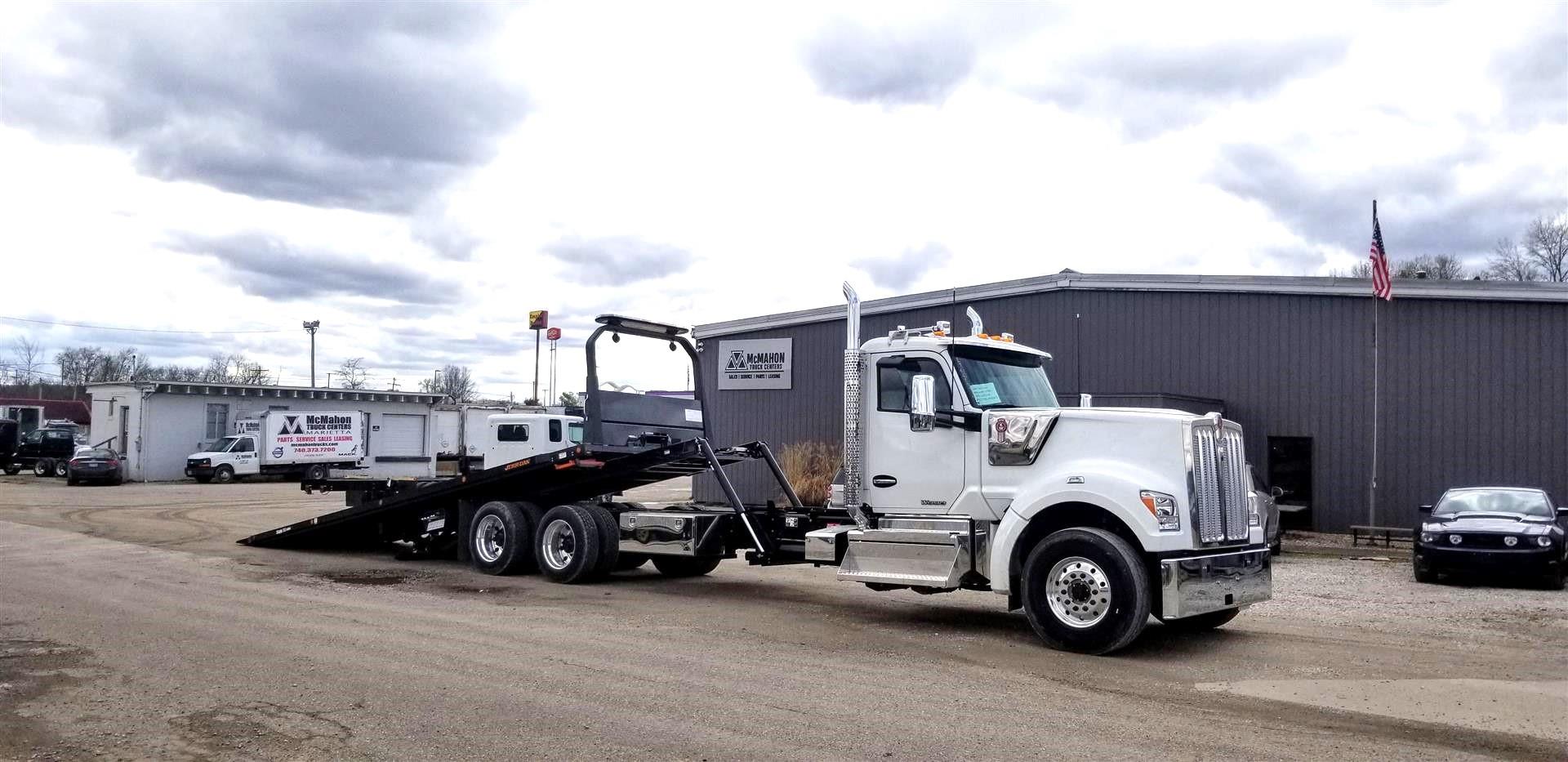 2027 Kenworth W990 - image 5