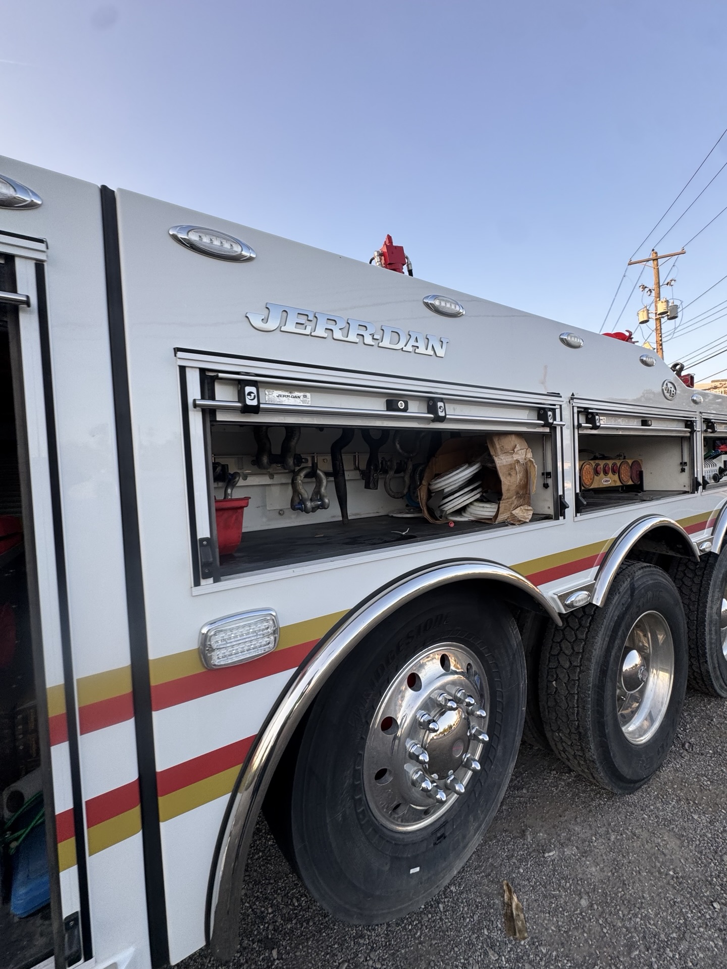 2023 Peterbilt 567 - image 4