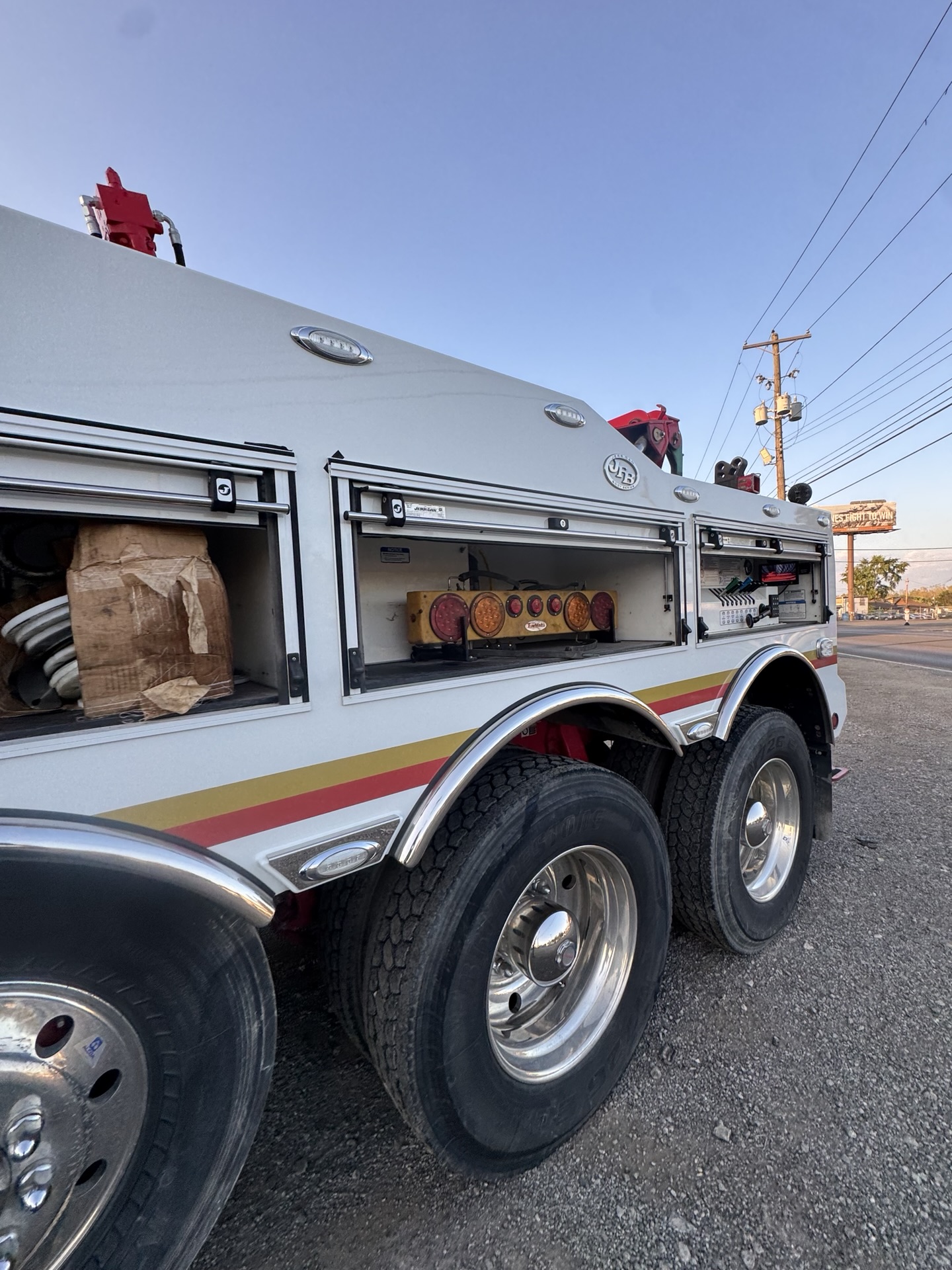 2023 Peterbilt 567 - image 5