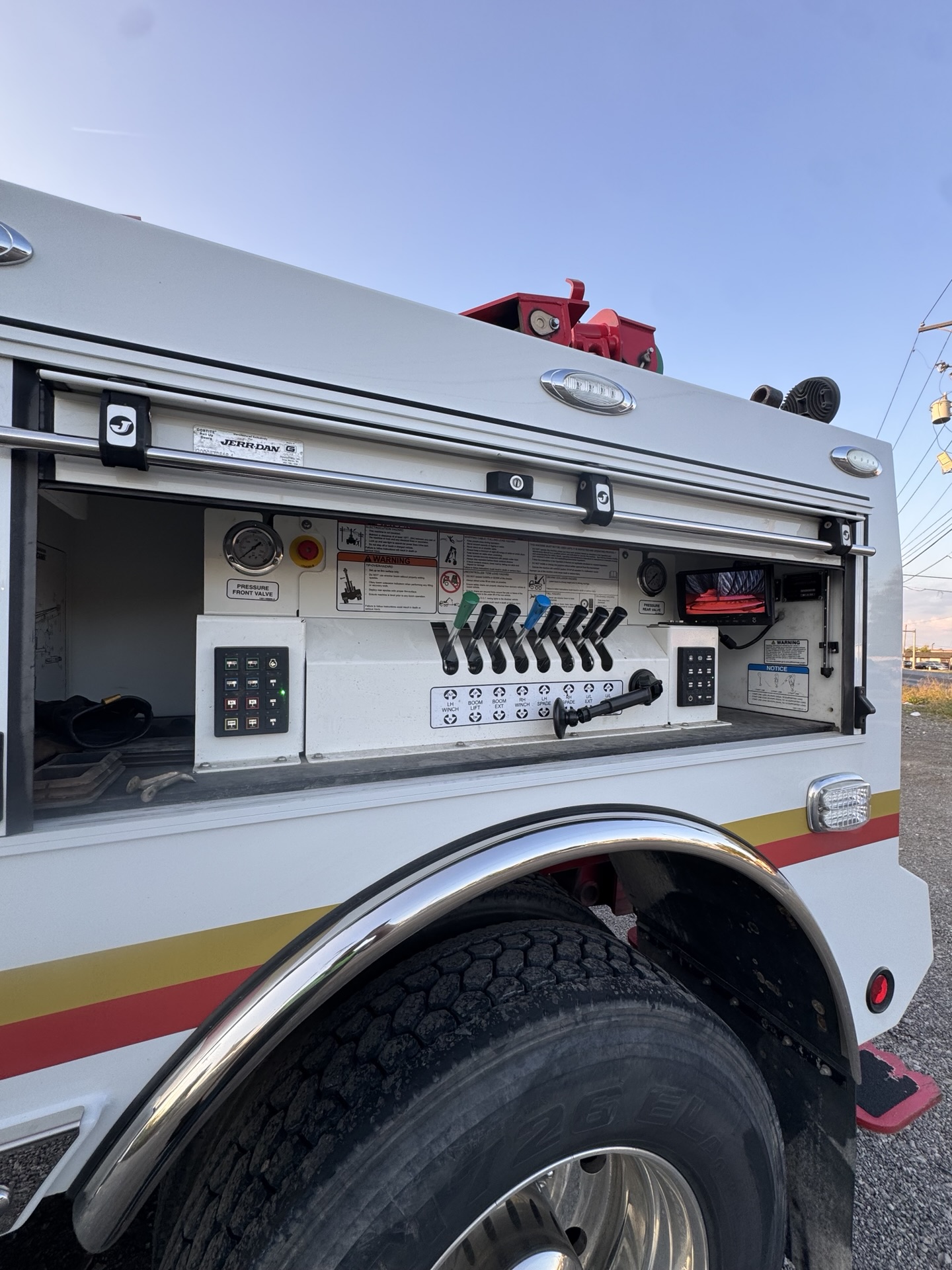 2023 Peterbilt 567 - image 7