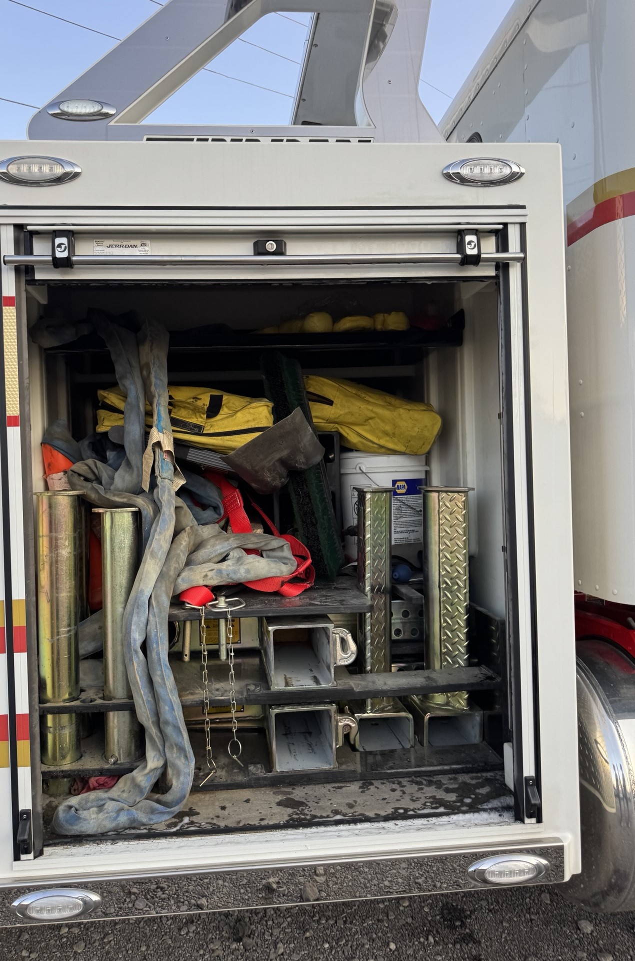 2023 Peterbilt 567 - image 11