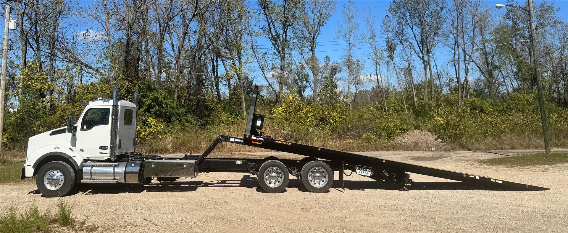 2025 Kenworth T880 - image 3