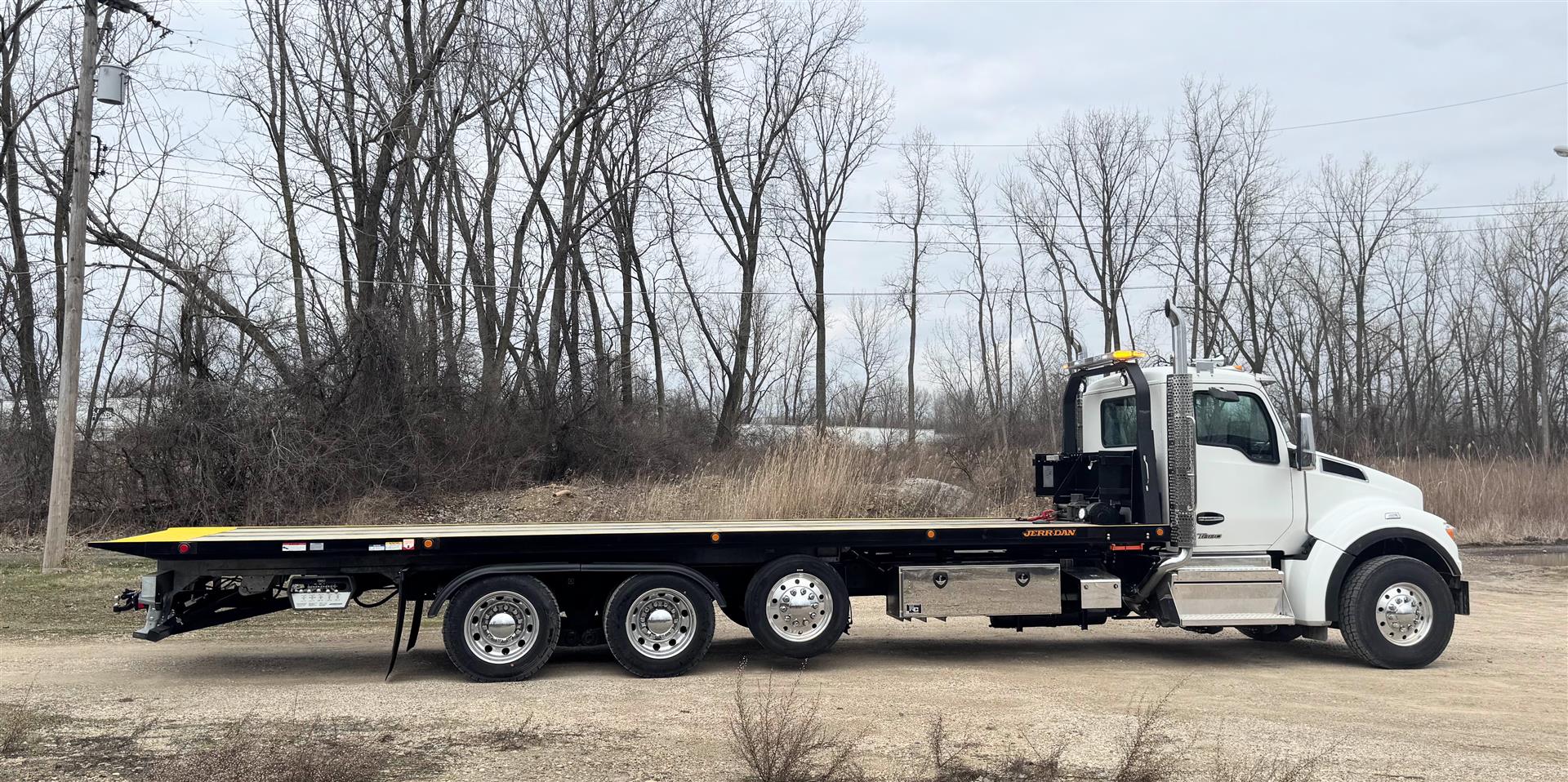 2025 Kenworth T880 - image 33