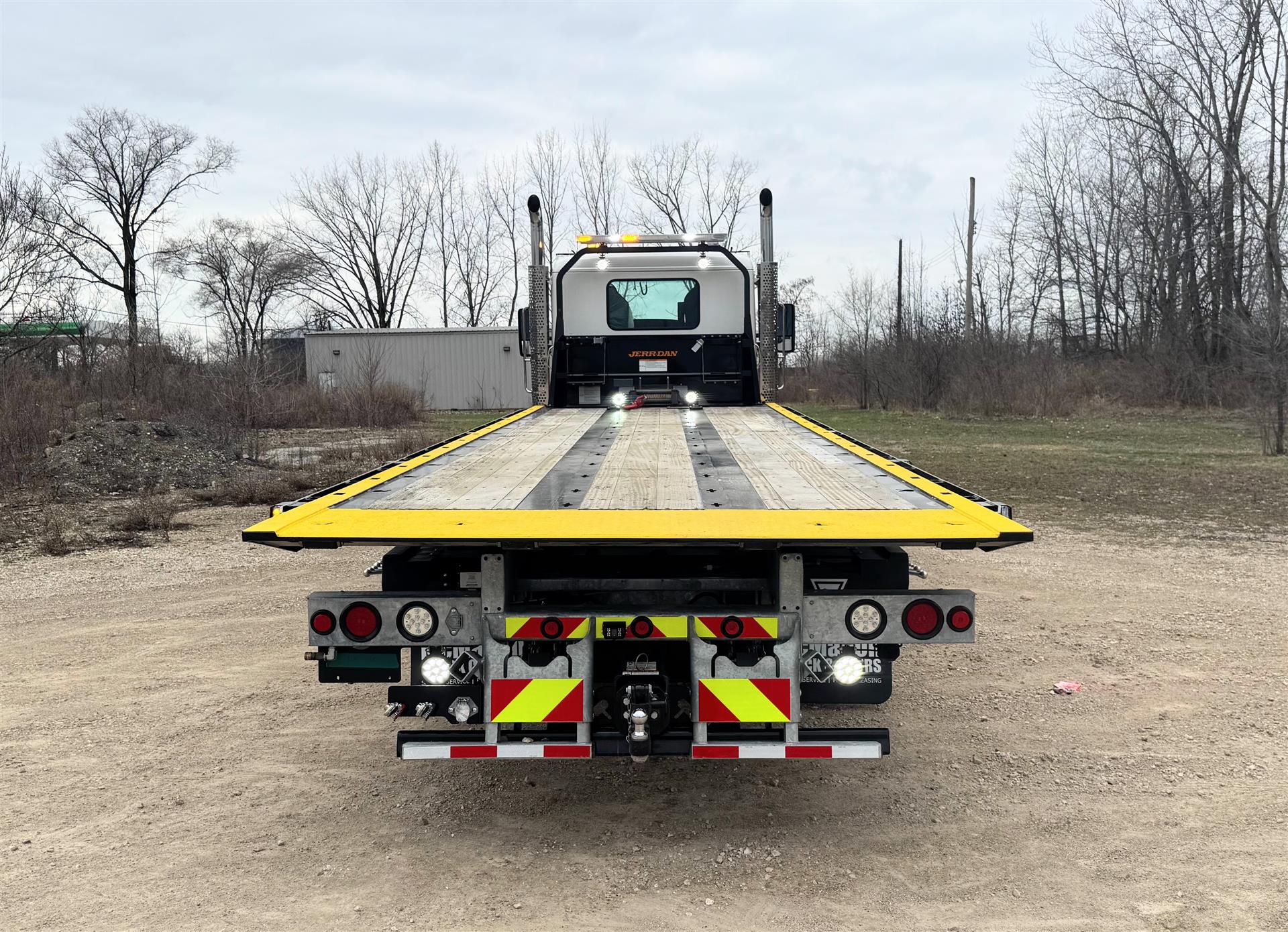 2025 Kenworth T880 - image 8