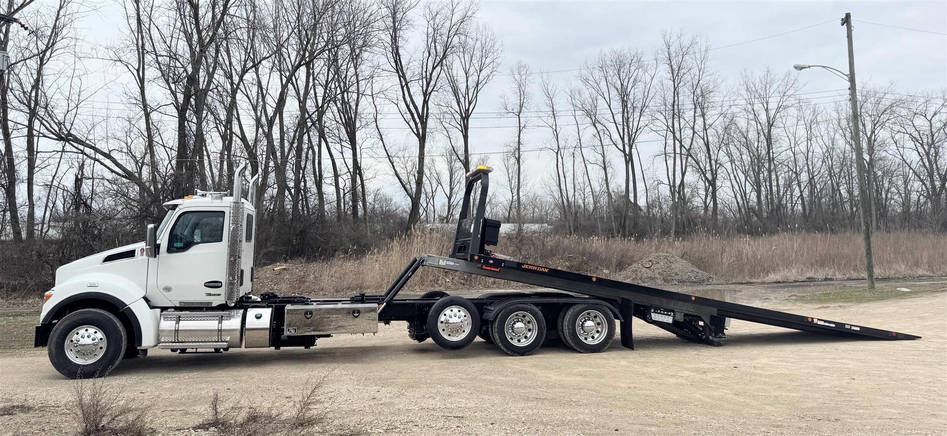 2025 Kenworth T880 - image 20