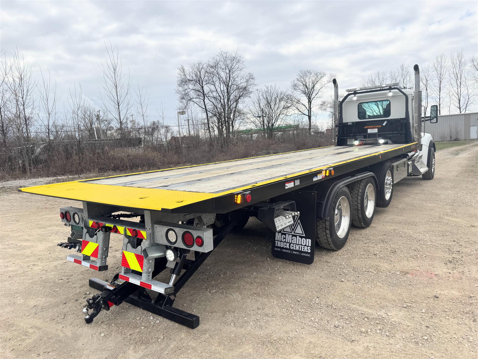 2025 Kenworth T880 - image 13