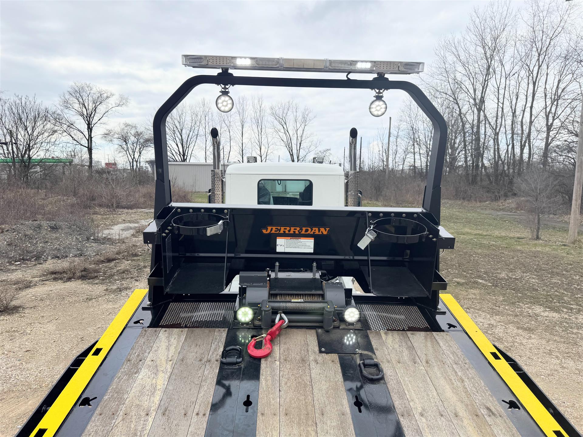 2025 Kenworth T880 - image 24