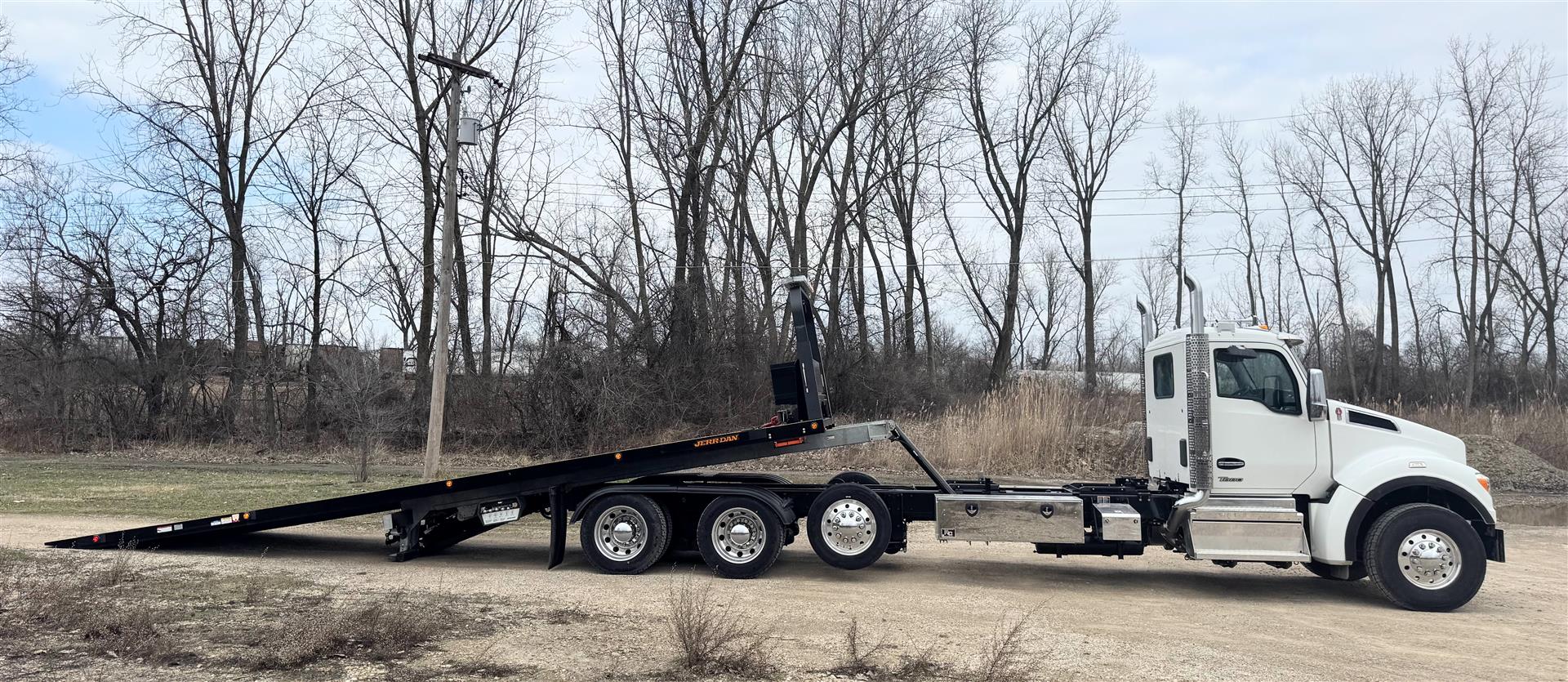 2025 Kenworth T880 - image 19