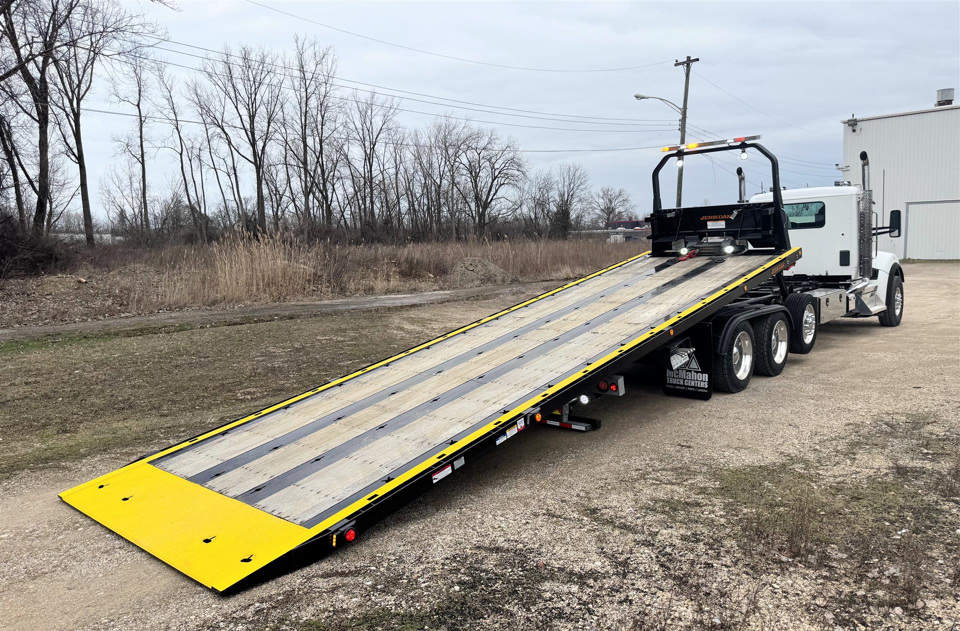 2025 Kenworth T880 - image 22