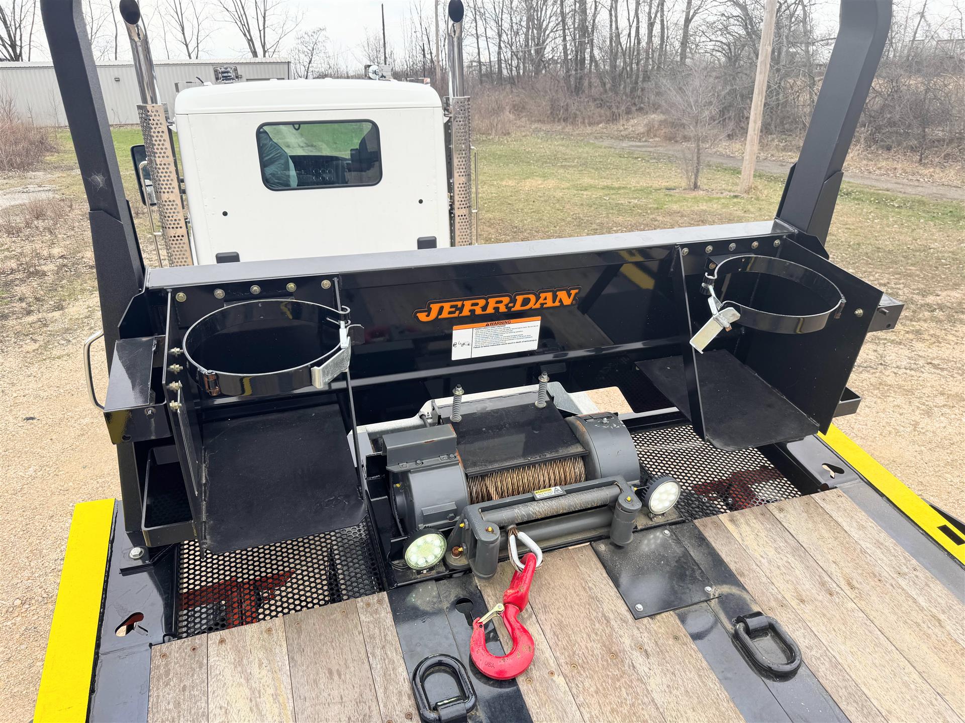 2025 Kenworth T880 - image 25