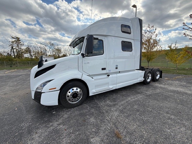 2024 Volvo VNL64T860