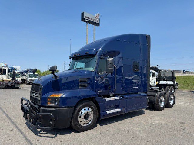 2024 Mack AN64T M742