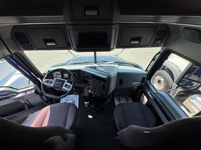 2024 Mack Anthem - image 13