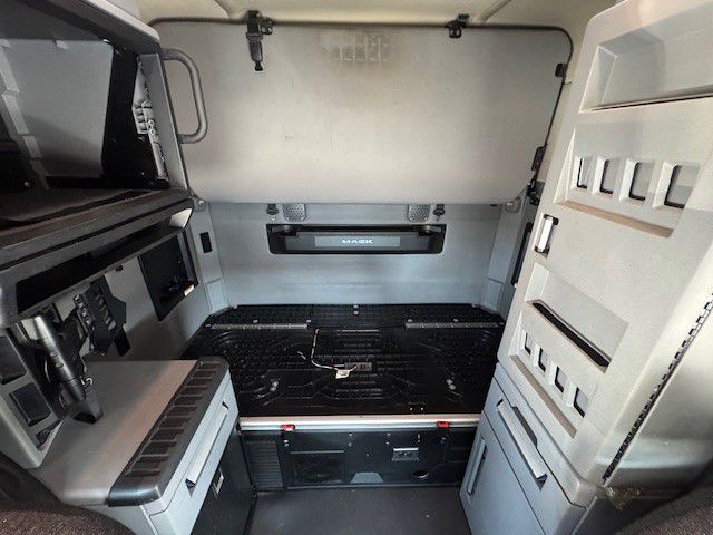 2024 Mack Anthem - image 20