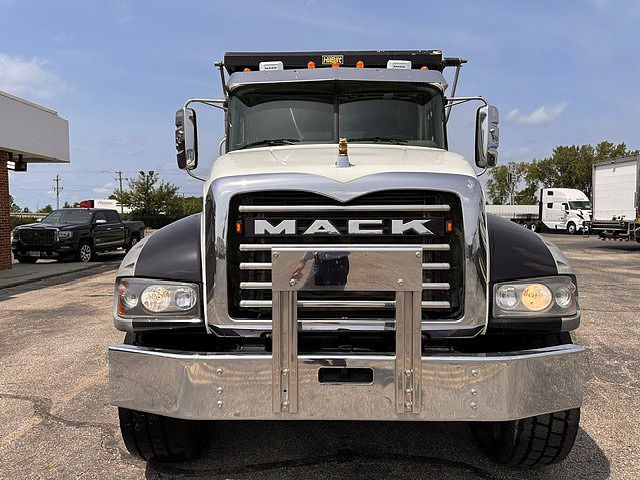 2024 Mack Granite in London, OH — photo 2