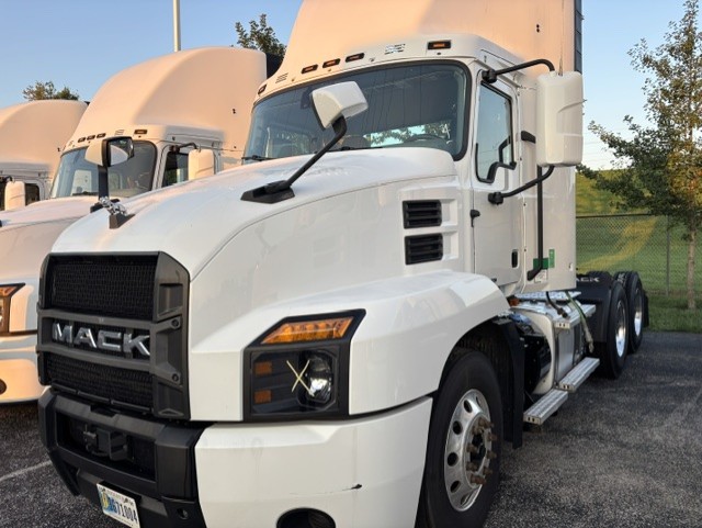 2024 Mack AN64T