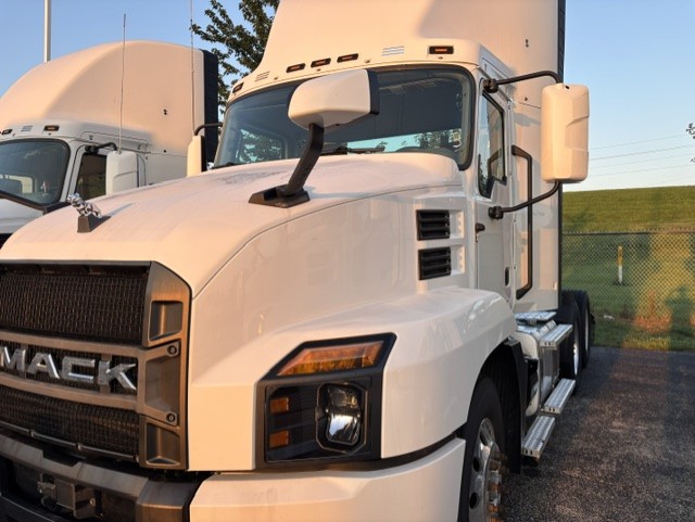 2024 Mack Anthem in Clarksville, IN