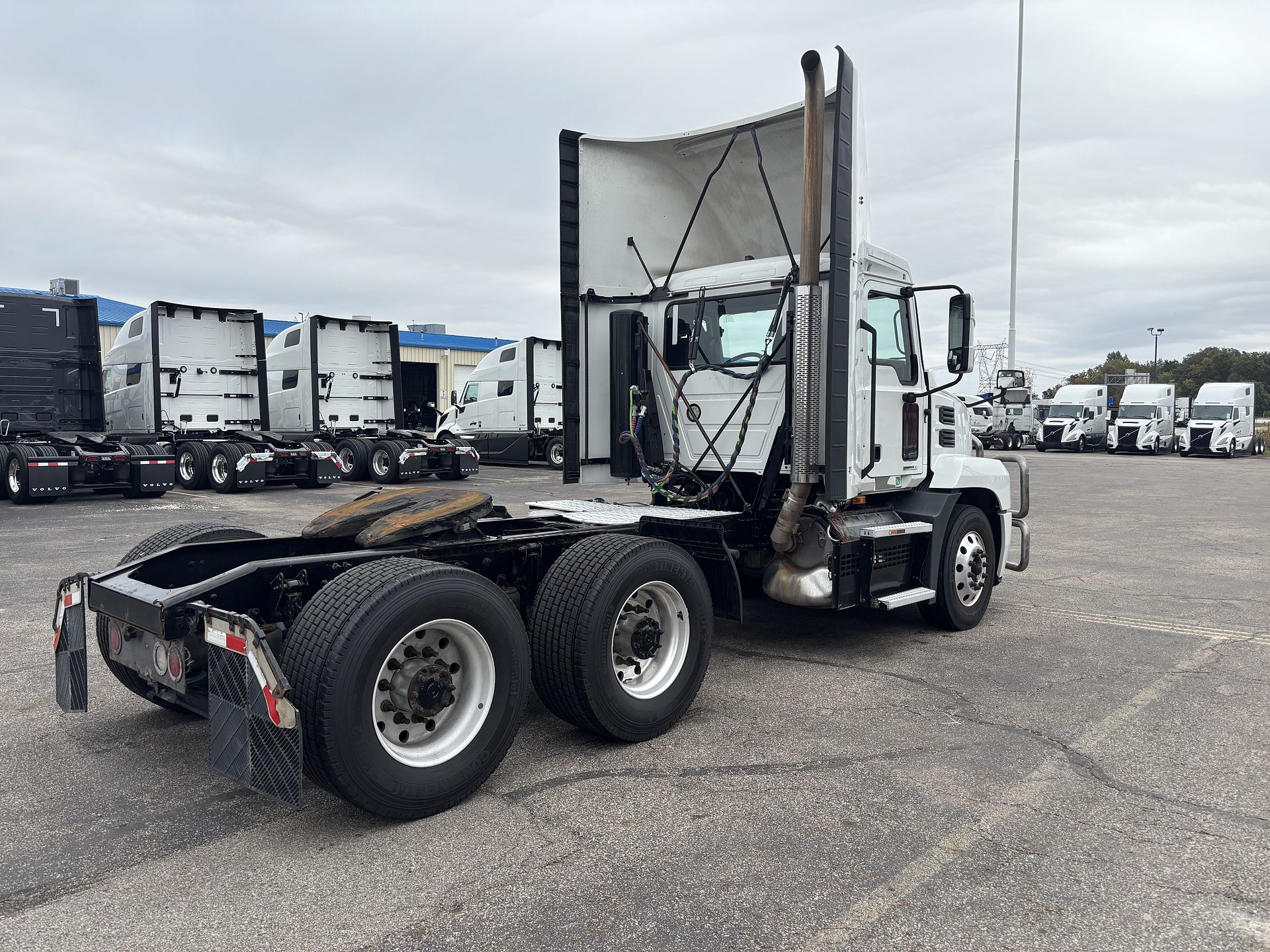 2022 Mack Anthem in London, OH — photo 5