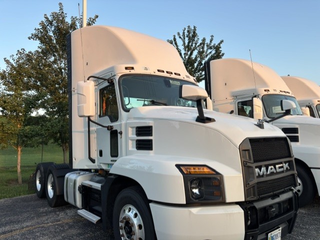 2024 Mack Anthem in La Vergne, TN — photo 2
