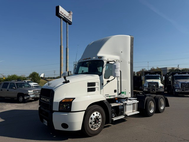 2024 Mack AN64T