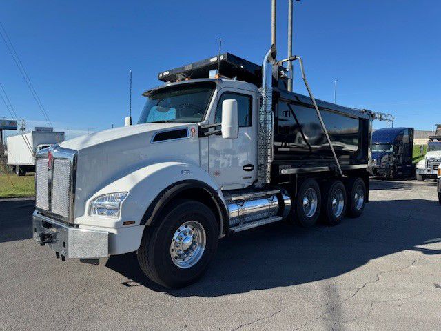 2025 Kenworth T880