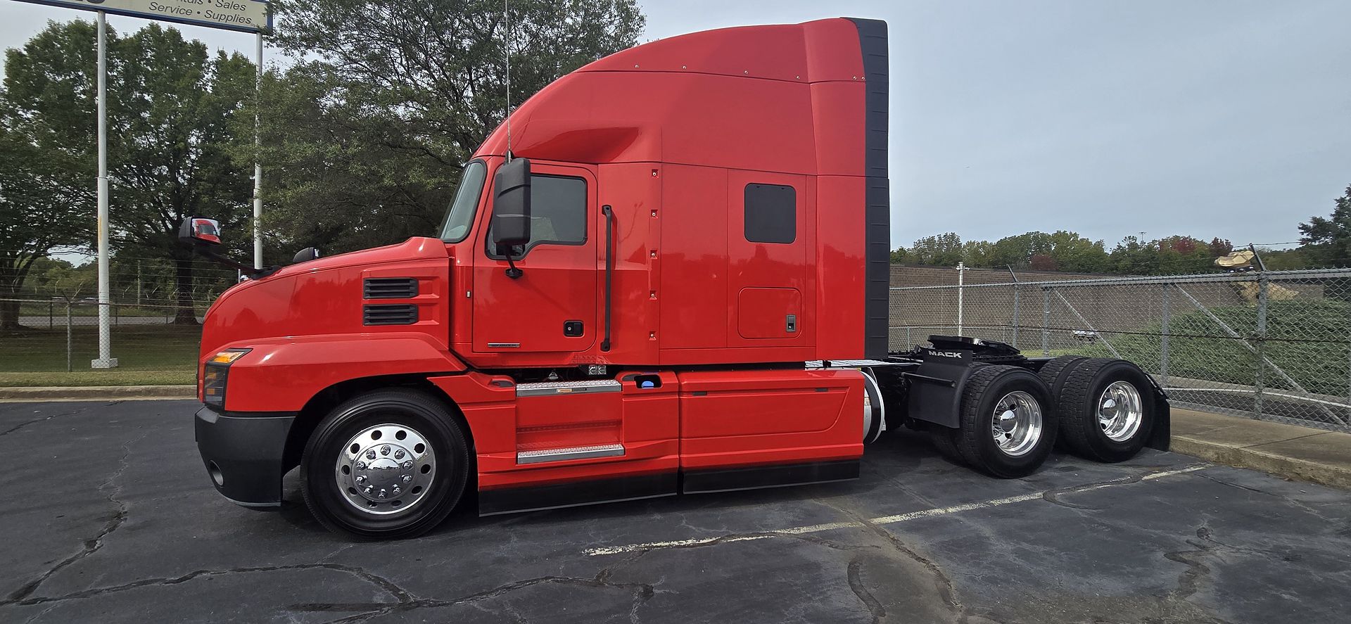 2024 Mack Anthem in Charlotte, NC — photo 5