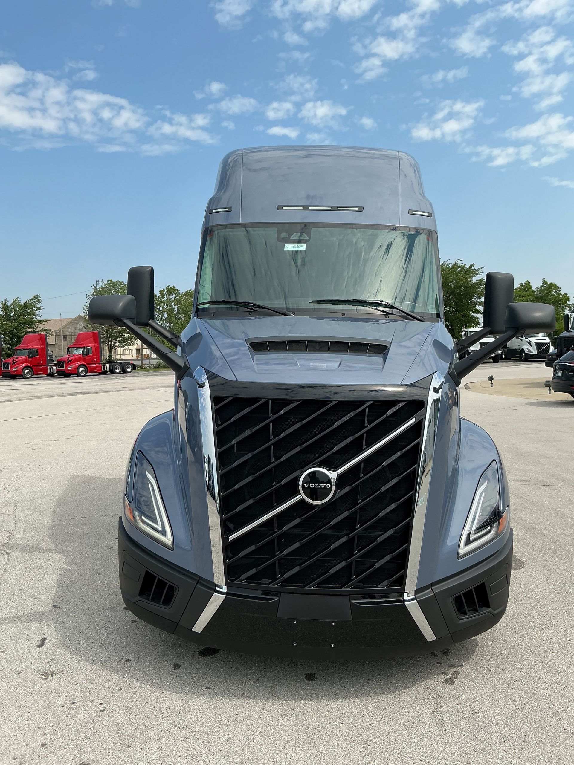 2026 Volvo - image 2