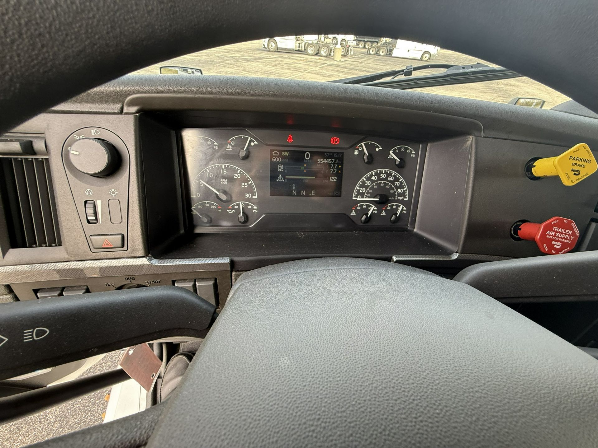 2024 Volvo - image 6