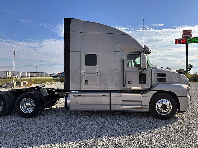 2024 Mack Anthem in London, OH — photo 4