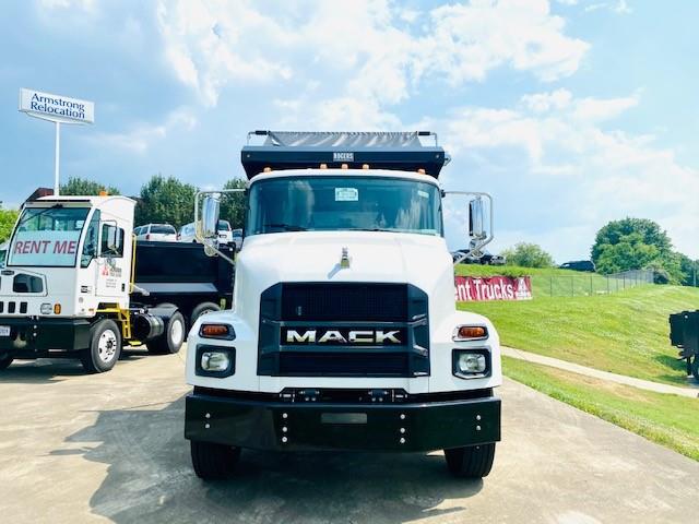 2022 Mack MD742