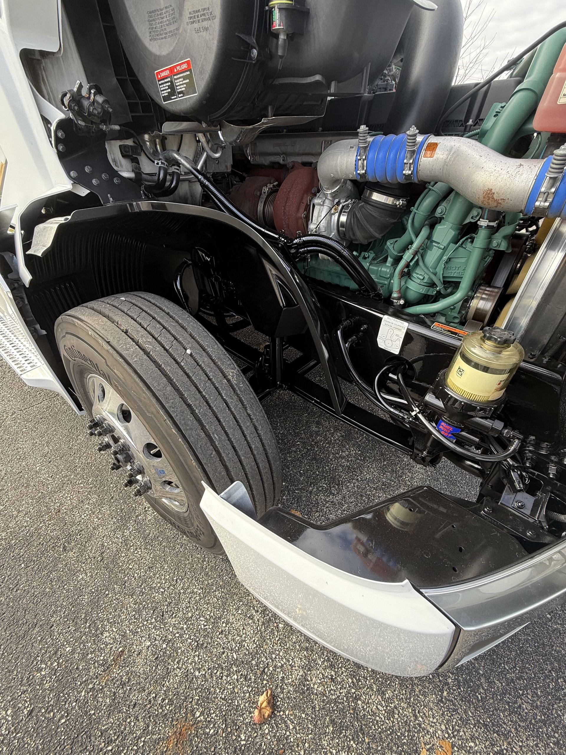 2024 Volvo - image 12