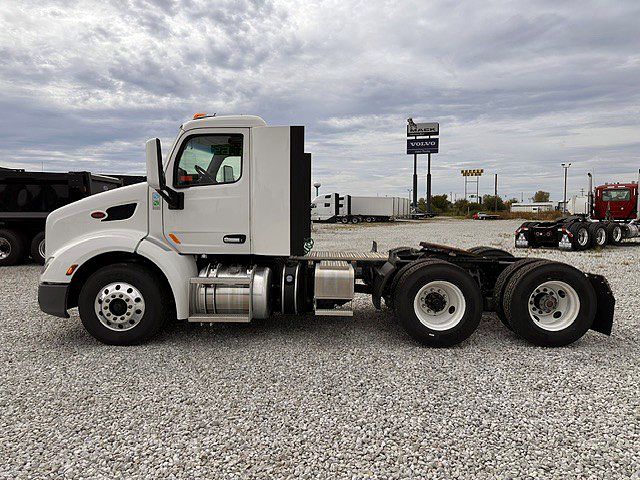 2022 Peterbilt 579 in London, OH — photo 8