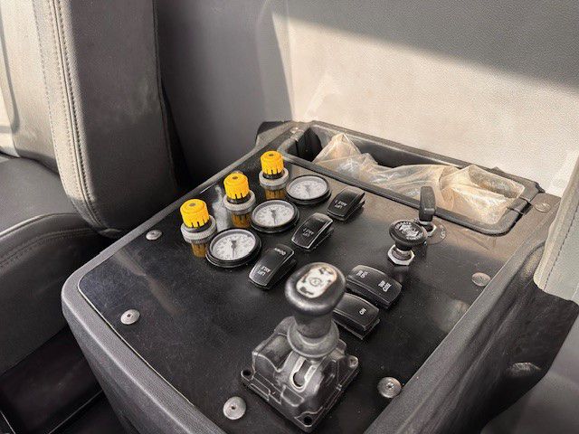 2023 Mack - image 14