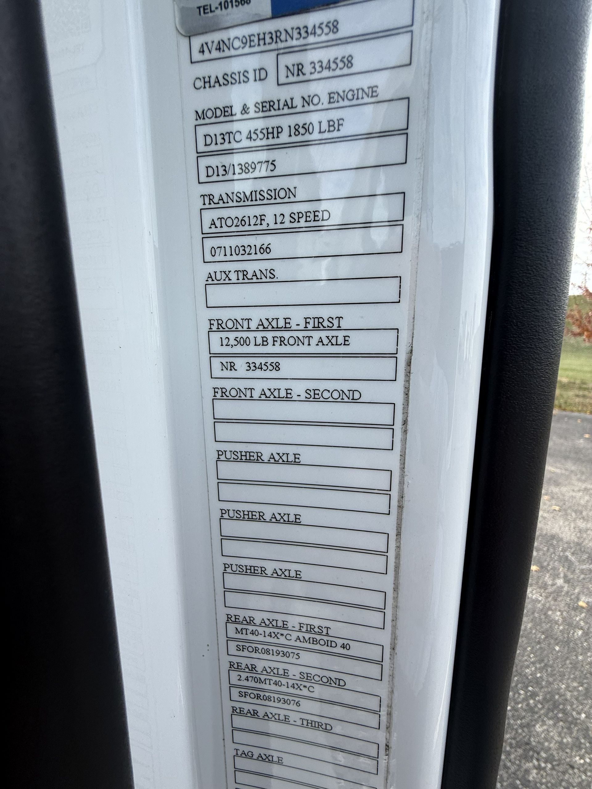 2024 Volvo - image 16