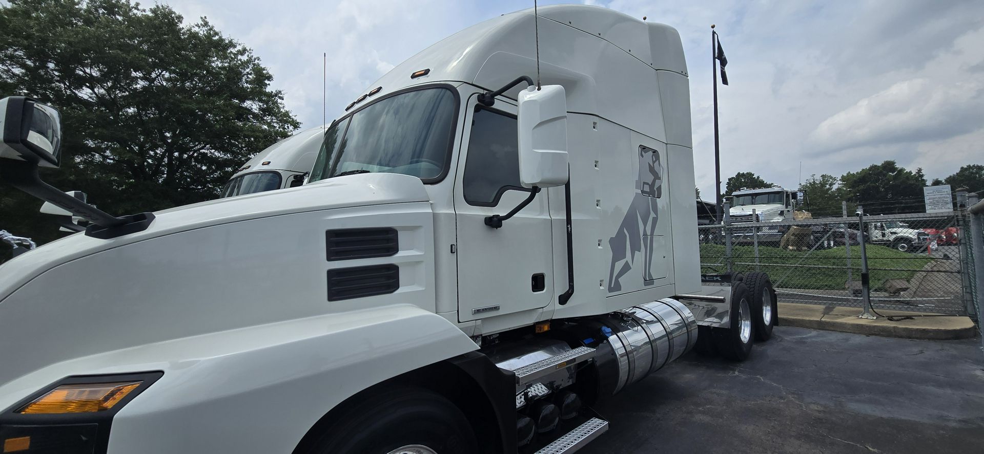 2020 Mack Anthem in Charlotte, NC — photo 3