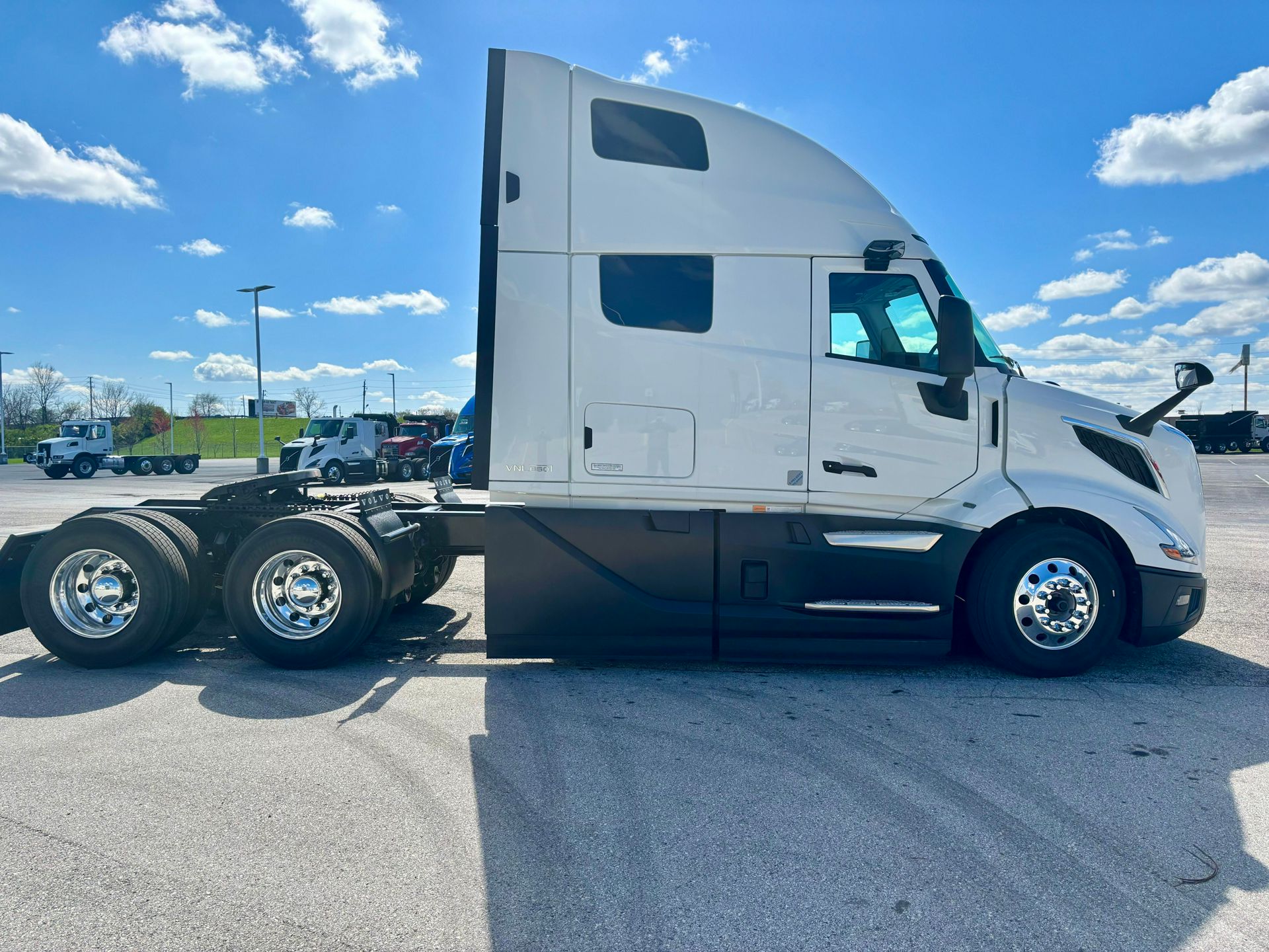 2026 Volvo - image 4